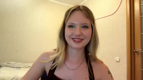 Snapshot of mollieadamek chatting on 9, 5, 2026 Lisa online show from 9, 5, 2026