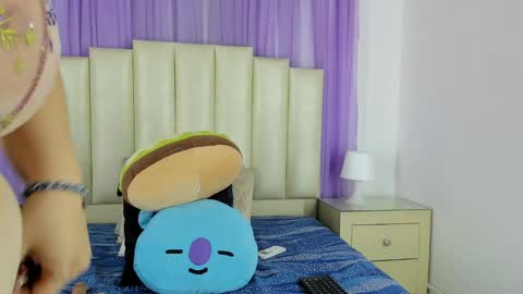 Snapshot of molliebue1 chatting on 12, 12, 2024 Hey Guys Im Mollie online show from 12, 12, 2024