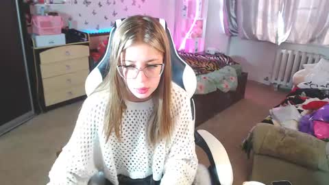 Snapshot of molly_barbie chatting on 6, 3, 2025 Molly Prvt is open online show from 6, 3, 2025