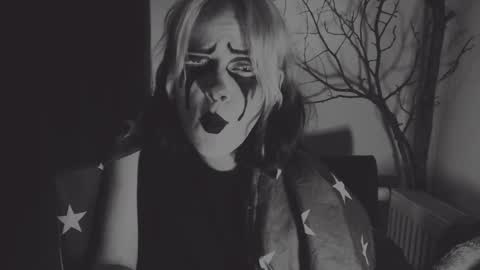 Molly Crow online show from 14, 1, 2025