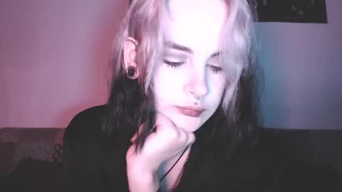 Molly Crow online show from 19, 2, 2025