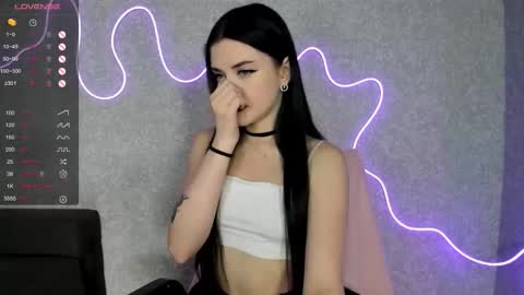 Snapshot of molly_crystall chatting on 10, 10, 2025 Molly - online show from 10, 10, 2025