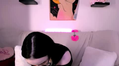 molly_kisss online show from 25, 10, 2025