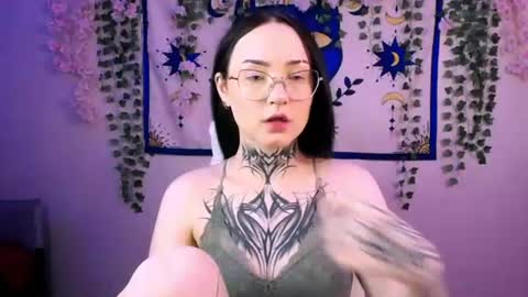 molly_kisss online show from 25, 6, 2026