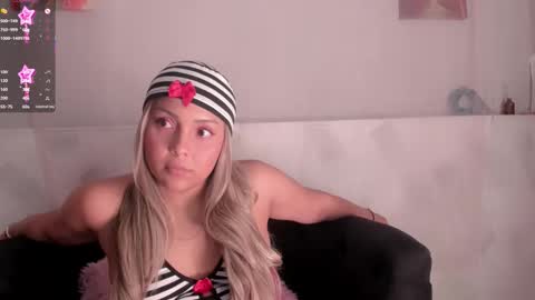 molly_logan online show from 10, 10, 2025