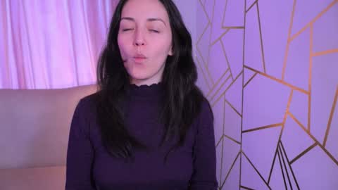   MOLLY   online show from 10, 11, 2025