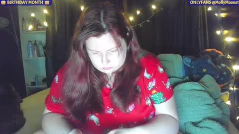molly_moons online show from 15, 12, 2025