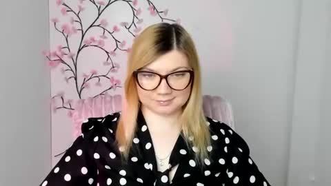 Molly online show from 6, 4, 2026