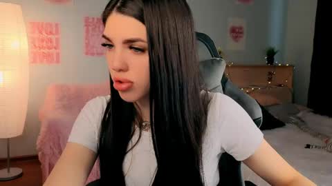 Snapshot of molly_rettyy chatting on 11, 4, 2026 Molly online show from 11, 4, 2026