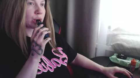 I have new photos come and see with love Molly online show from 14, 11, 2025