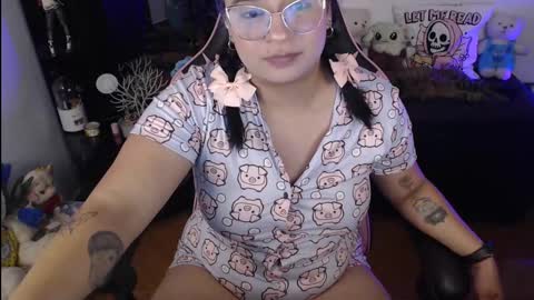Snapshot of molly_shake chatting on 15, 1, 2025 Molly online show from 15, 1, 2025