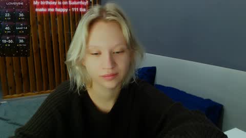 Snapshot of molly_smolly_ chatting on 6, 12, 2024 lo online show from 6, 12, 2024