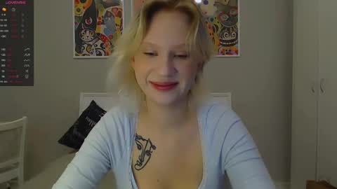 Snapshot of molly_smolly_ chatting on 10, 3, 2025 lo online show from 10, 3, 2025