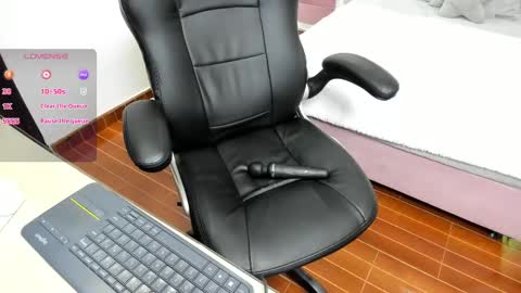 Molly  online show from 20, 2, 2025