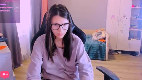  KIRA  online show from 5, 3, 2026