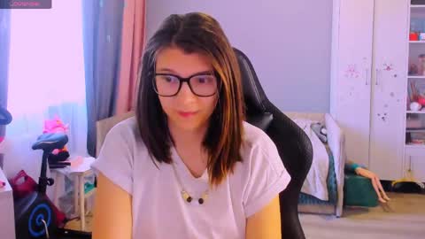  KIRA  online show from 1, 6, 2026