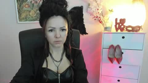 Molly online show from 5, 2, 2026