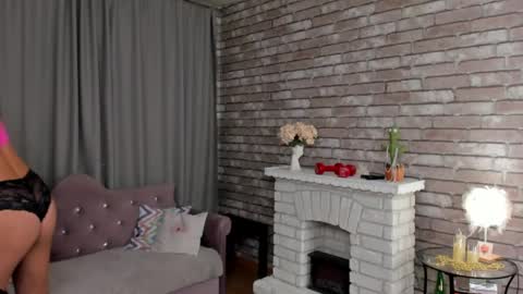 hi im Molly heregreat boobs big heart  warm pussy  online show from 19, 5, 2026