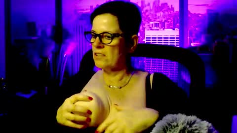 MollySun Nina Randmann online show from 25, 11, 2025