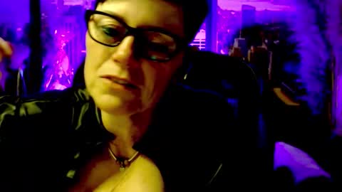 Snapshot of mollysun chatting on 19, 5, 2026 MollySun Nina Randmann online show from 19, 5, 2026