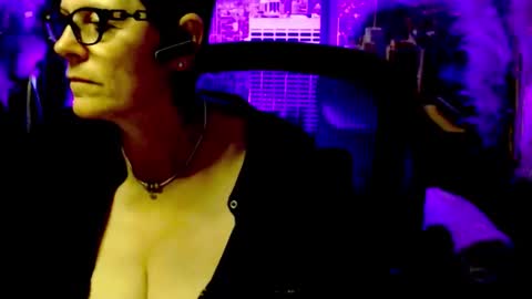 Snapshot of mollysun chatting on 4, 6, 2026 MollySun Nina Randmann online show from 4, 6, 2026