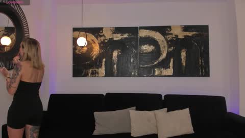 Molly Sunders online show from 27, 3, 2026