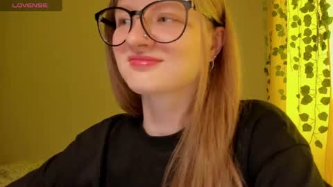 Snapshot of mollytucker chatting on 11, 6, 2026 mollytucker online show from 11, 6, 2026