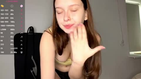 Snapshot of moltenpeach chatting on 19, 4, 2026 Hermina online show from 19, 4, 2026