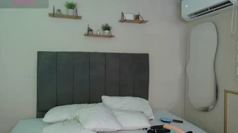 Snapshot of moly_juicy chatting on 11, 6, 2026 moly_juicy online show from 11, 6, 2026