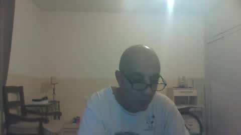 Snapshot of moment71200 chatting on 8, 1, 2025 moment71200 online show from 8, 1, 2025