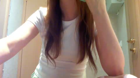 Snapshot of momentbeforedown chatting on 13, 6, 2026 Hailey online show from 13, 6, 2026