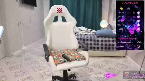 Snapshot of mommmy_ chatting on 5, 10, 2025 MommmY online show from 5, 10, 2025
