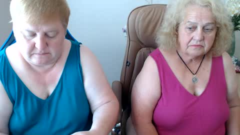 Snapshot of mommy99x chatting on 14, 7, 2026 Mommy99X online show from 14, 7, 2026