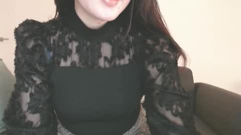 Momo online show from 10, 12, 2024