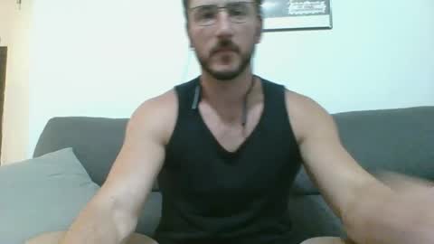 Snapshot of momorocker chatting on 8, 8, 2026 Ryan online show from 8, 8, 2026
