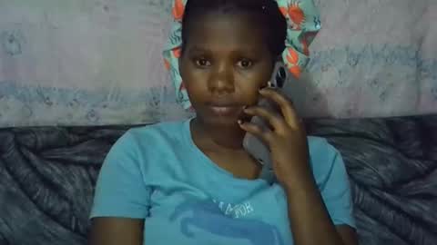Snapshot of momsdoll chatting on 23, 4, 2026 momsdoll online show from 23, 4, 2026