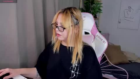 mon1ca_jones online show from 20, 10, 2025