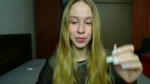 Snapshot of mona__liza chatting on 19, 9, 2025 Mona online show from 19, 9, 2025