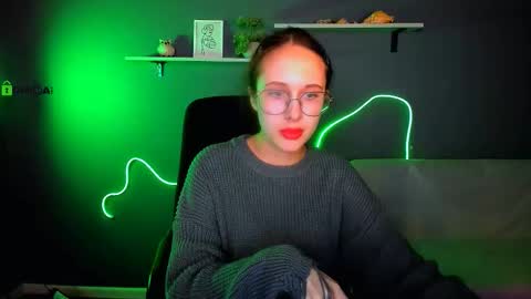 Mona  online show from 16, 10, 2025