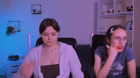 Mona  online show from 9, 11, 2025