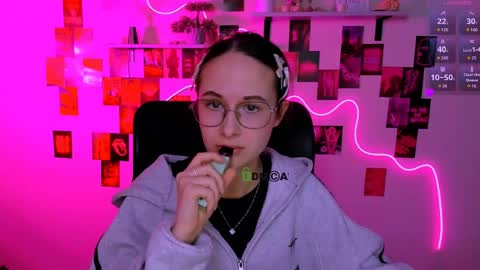 Snapshot of mona_cloud chatting on 25, 4, 2026 Mona online show from 25, 4, 2026