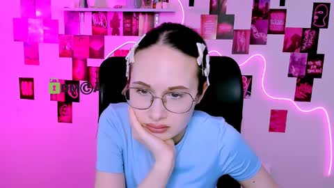 Snapshot of mona_cloud chatting on 30, 4, 2026 Mona online show from 30, 4, 2026
