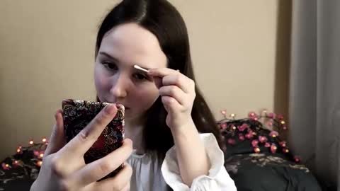 Snapshot of monibronce chatting on 9, 11, 2025 Mia online show from 9, 11, 2025