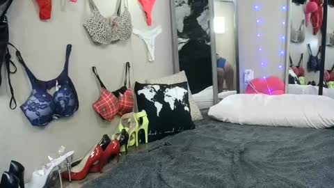 Monica online show from 8, 6, 2026