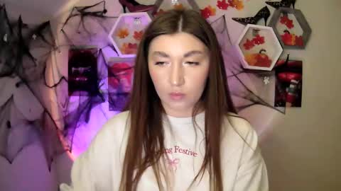 sweet girl and shine body online show from 9, 10, 2025