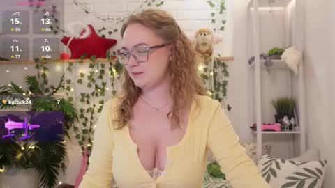 Snapshot of monicaasis chatting on 21, 9, 2025 monicaasis online show from 21, 9, 2025