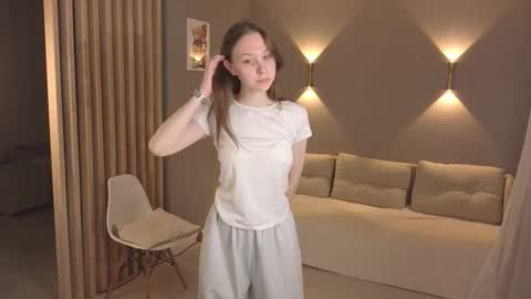 Snapshot of monicabiluci chatting on 24, 11, 2025 my name is Nika online show from 24, 11, 2025