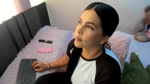 monicaharrison online show from 21, 4, 2026