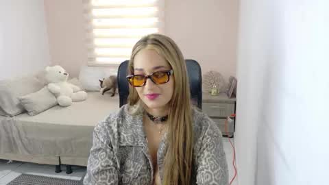    online show from 25, 3, 2026