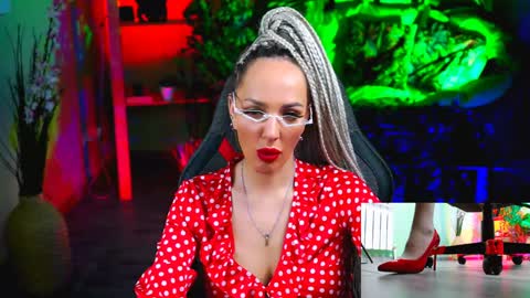 Monika online show from 30, 1, 2025